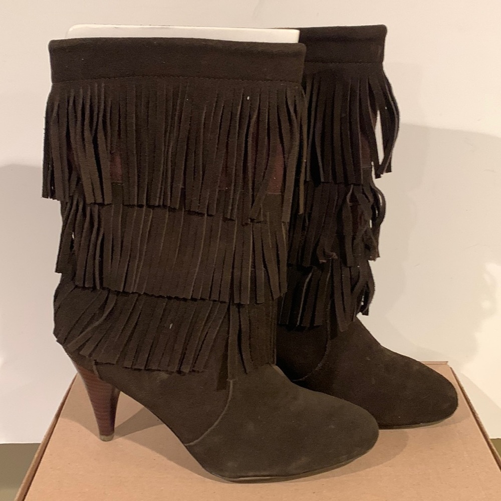 NEW Chinese Laundry woman’s heeled boots!